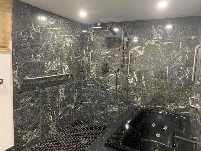 Beautifully Renovated Summer Of 2020 Come And Enjoy This Lovely Unit Кей Уест Екстериор снимка
