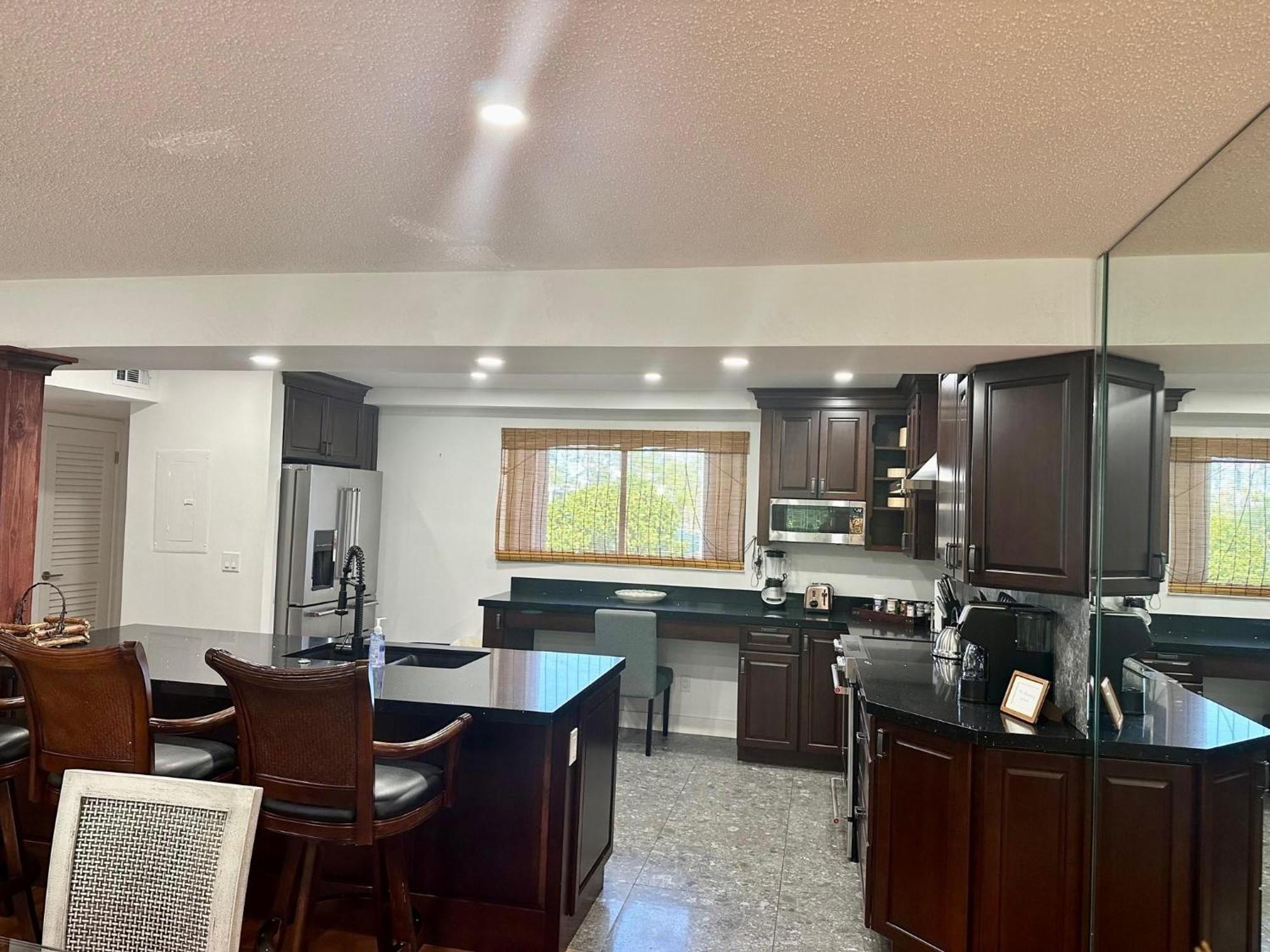 Beautifully Renovated Summer Of 2020 Come And Enjoy This Lovely Unit Кей Уест Екстериор снимка