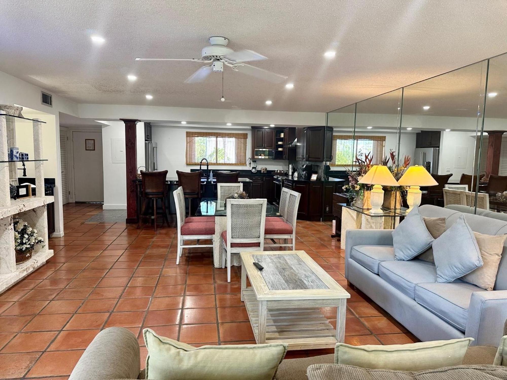 Beautifully Renovated Summer Of 2020 Come And Enjoy This Lovely Unit Кей Уест Екстериор снимка