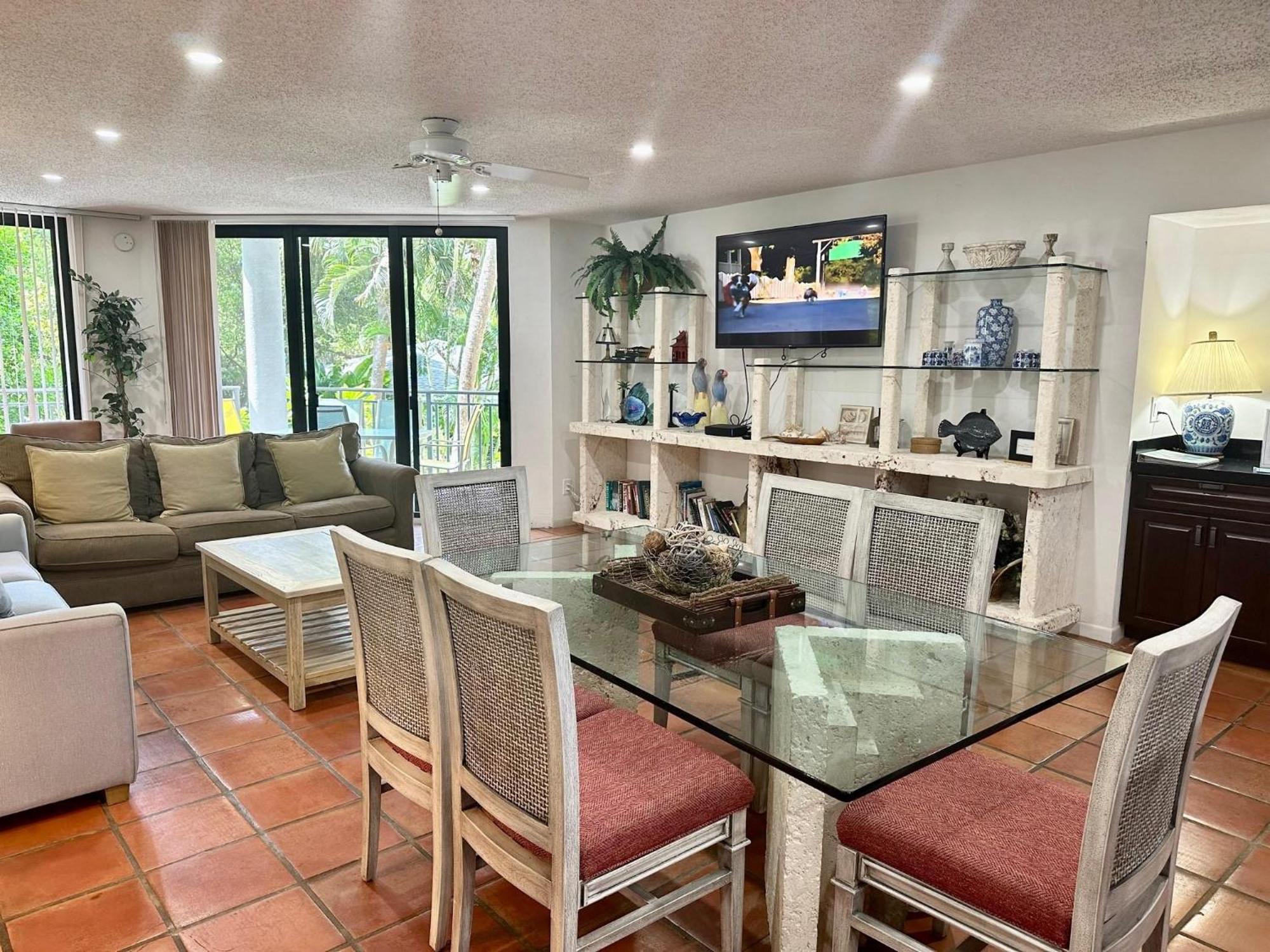 Beautifully Renovated Summer Of 2020 Come And Enjoy This Lovely Unit Кей Уест Екстериор снимка